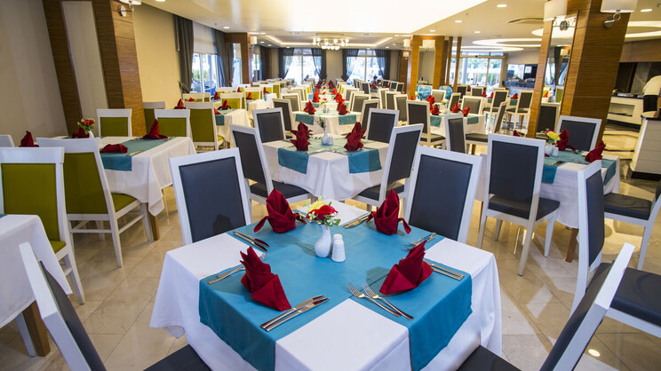 Palm World Resort & Spa Side